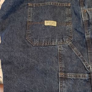 Gently used Wrangler Men's Jean Carpenter Shorts